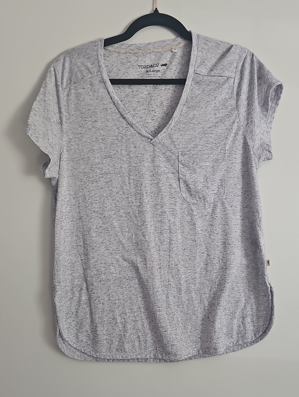 Toad&Co Heathered Light Gray V-Neck Pocket Tee